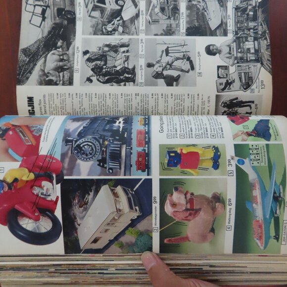 Eaton's of Canada Christmas 1974 Catalog - Picture 12 of 16